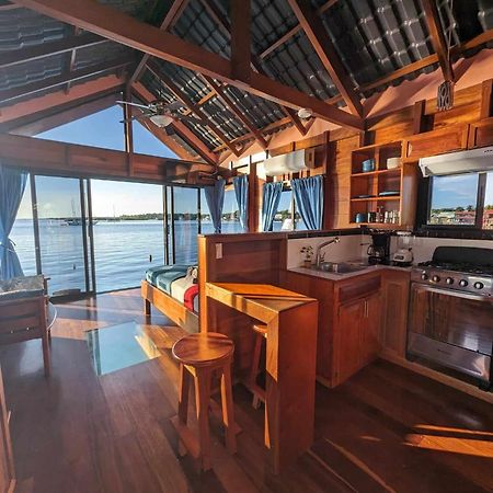 Barrbra Bnb Over The Sea Bocas Town Exterior photo