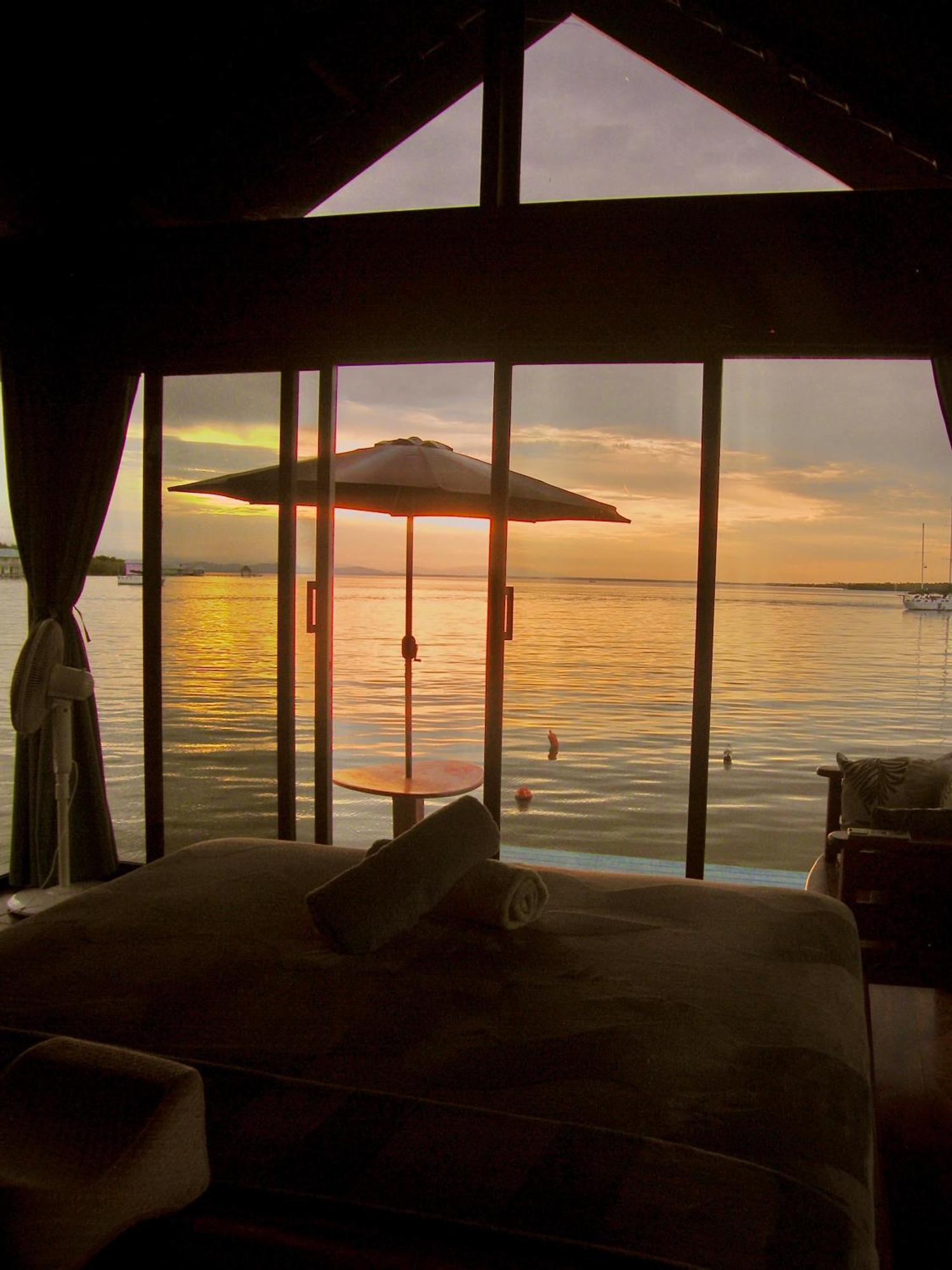 Barrbra Bnb Over The Sea Bocas Town Exterior photo