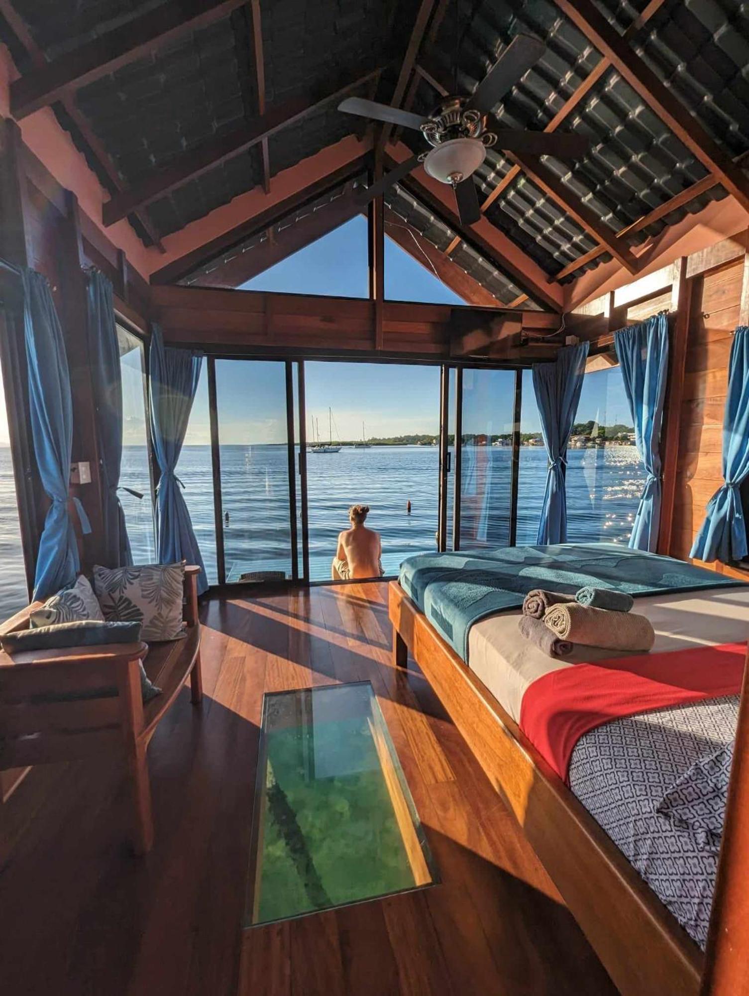 Barrbra Bnb Over The Sea Bocas Town Room photo