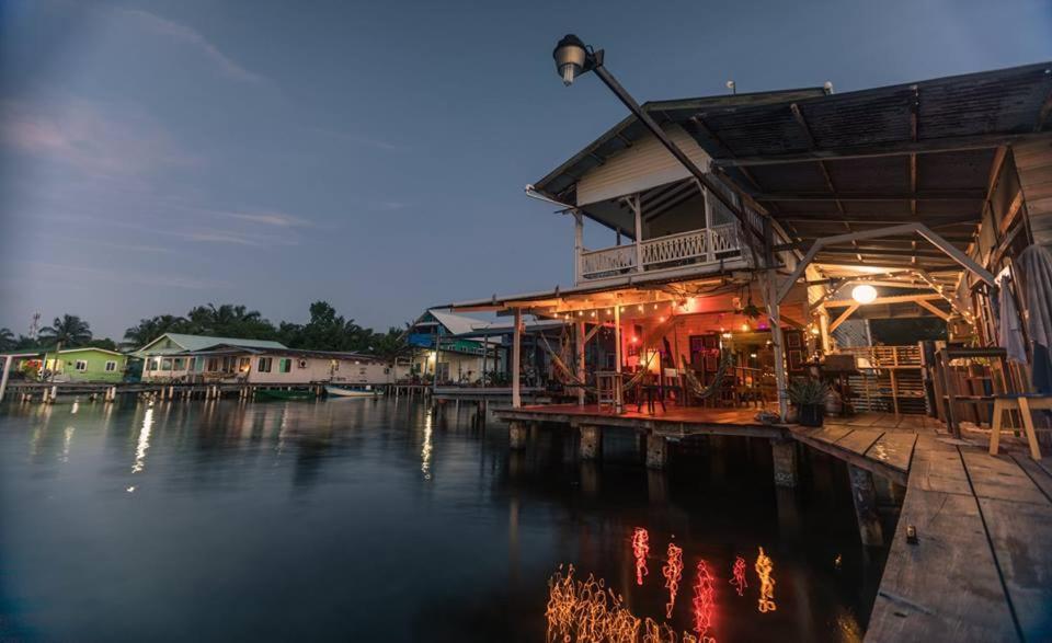 Barrbra Bnb Over The Sea Bocas Town Exterior photo