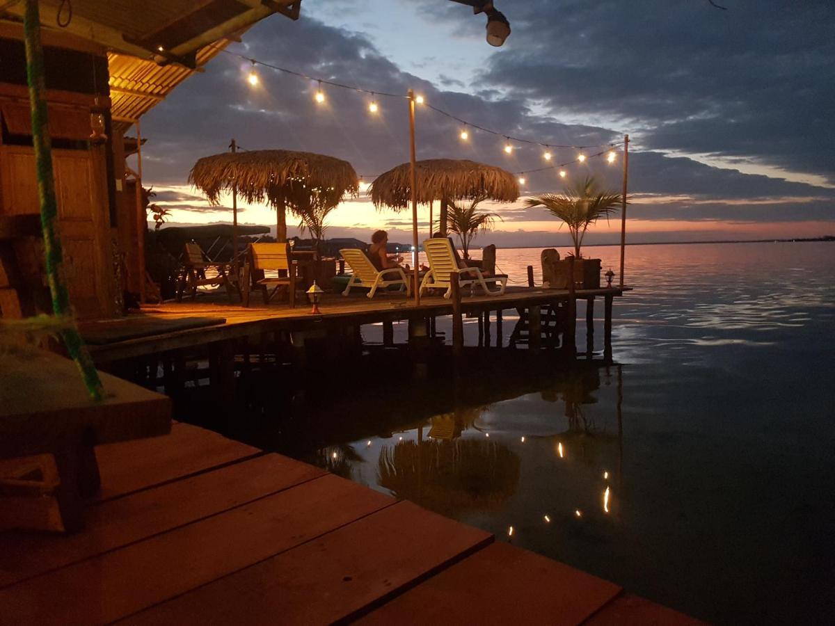 Barrbra Bnb Over The Sea Bocas Town Exterior photo